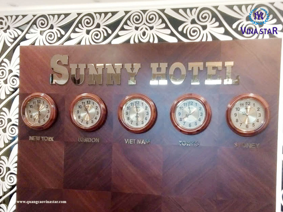 Review-Biển-Hiệu-SUNNY-HOTEL2